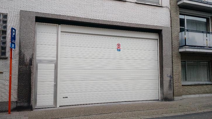 Overdekte autostaanplaats te huur Sint-Niklaas, Immo, Garages en Parkeerplaatsen, Provincie Oost-Vlaanderen