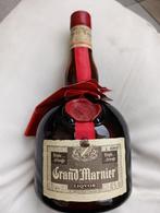 Vintage Grand Marnier-fles met rood lint uit de jaren 80, Verzamelen, Overige Verzamelen, Ophalen of Verzenden