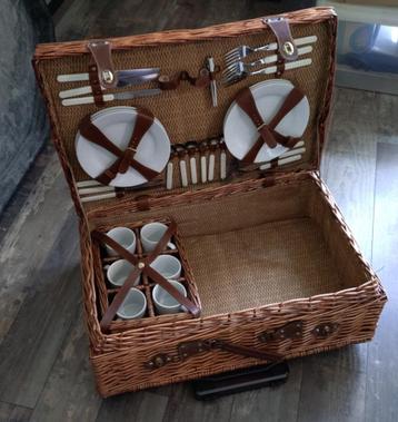 picknickmand beschikbaar voor biedingen