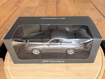 Porsche 911 996 grijs Gate AutoArt 1:18 dealer editie in ovp beschikbaar voor biedingen