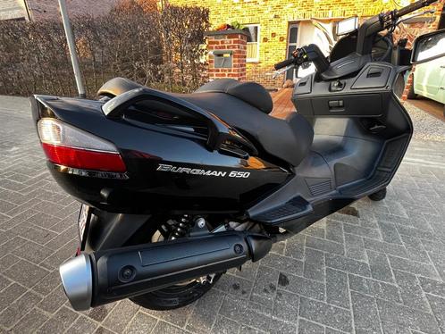 Suzuki Burgman 650 - 2013 + CT + Topkoffer, Motoren, Motoren | Suzuki, Particulier, Scooter, meer dan 35 kW, 2 cilinders, Ophalen