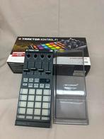 Native Instruments Kontrol F1 + stofkap + orig.doos, Muziek en Instrumenten, Ophalen of Verzenden, Zo goed als nieuw