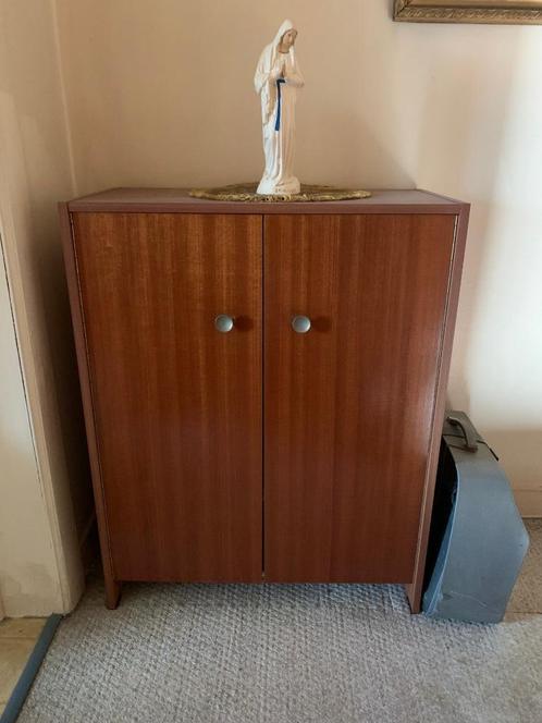 Compact bruin kastje met 2 deuren, Antiek en Kunst, Antiek | Meubels | Kasten, Ophalen