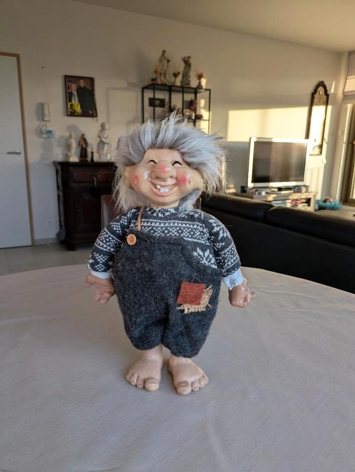 Decoratief figuurtje / pop – kabouter / troll stijl, Immo, Op zoek naar een appartement