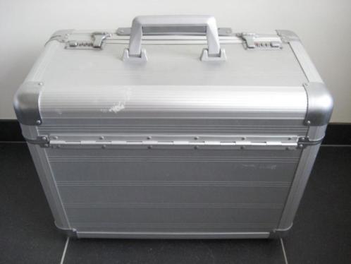 2 X Aluminium piloten koffers op wieltjes, Handtassen en Accessoires, Koffers, Nieuw, Slot, Uitschuifbare handgreep, Wieltjes