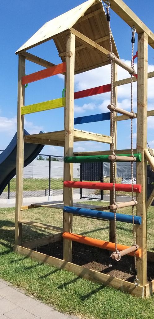 Speeltoren als nieuw, Kinderen en Baby's, Speelgoed | Buiten | Speeltoestellen, Zo goed als nieuw, Klimtouw, Schommel, Zandbak