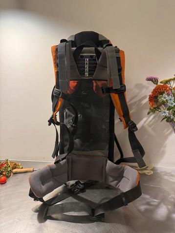 Deuter draagrugzak 22kg  beschikbaar voor biedingen