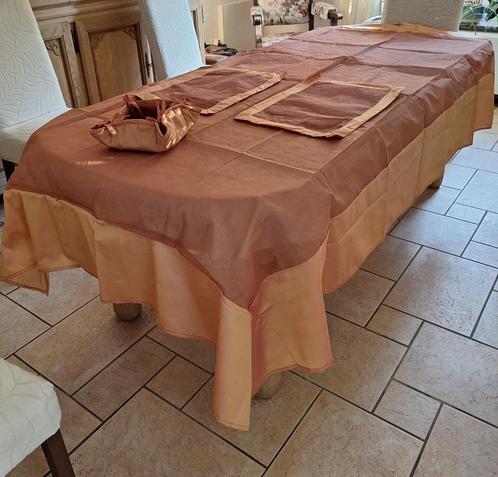 Tafelkleed + napjes + 2 broodmandjes + 3 kaarshouderhoesjes, Huis en Inrichting, Keuken | Textiel, Nieuw, Overige typen, Overige kleuren