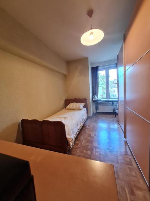 Kleerkast met schuifdeuren, Huis en Inrichting, Kasten | Kleerkasten, Zo goed als nieuw, 200 cm of meer, 200 cm of meer, 50 tot 75 cm