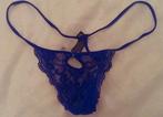 Paarse kanten string maat S, Kleding | Dames, Ondergoed en Lingerie, Ophalen of Verzenden, String