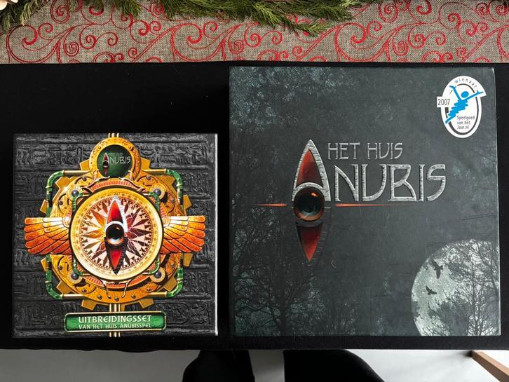 Het huis Anubis + uitbreidingsset, Hobby en Vrije tijd, Gezelschapsspellen | Bordspellen, Nieuw, Drie of vier spelers, Ophalen of Verzenden