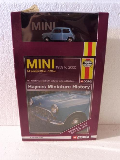 1:43 Corgi Haynes Model & Book Austin Mini 1959 - 2000, Hobby en Vrije tijd, Modelauto's | 1:43, Zo goed als nieuw, Auto, Corgi