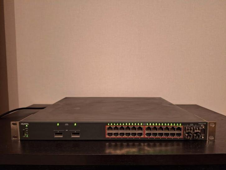 Avaya Ethernet Routing Switch 4526GTX-PWR, Computers en Software, Netwerk switches, Gebruikt, Ophalen of Verzenden