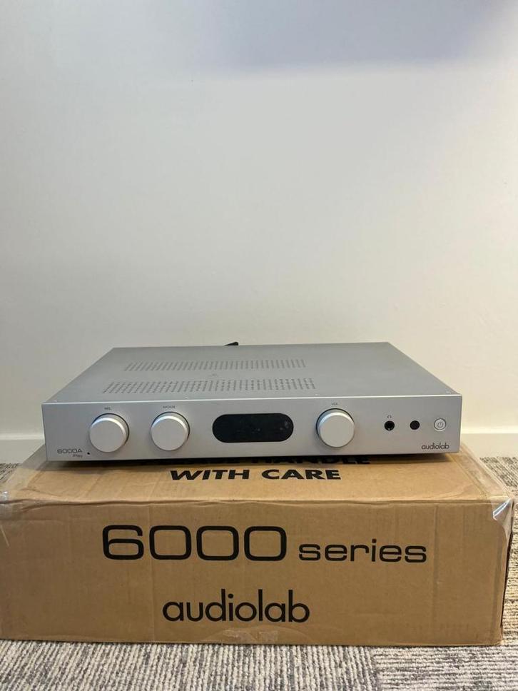 Audiolab | 6000A Play | Versterker/streamer | Zilver, TV, Hi-fi & Vidéo, Amplificateurs & Ampli-syntoniseurs, Comme neuf, Autres systèmes