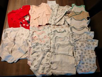 Pakket babykleding maat 62 meisje beschikbaar voor biedingen