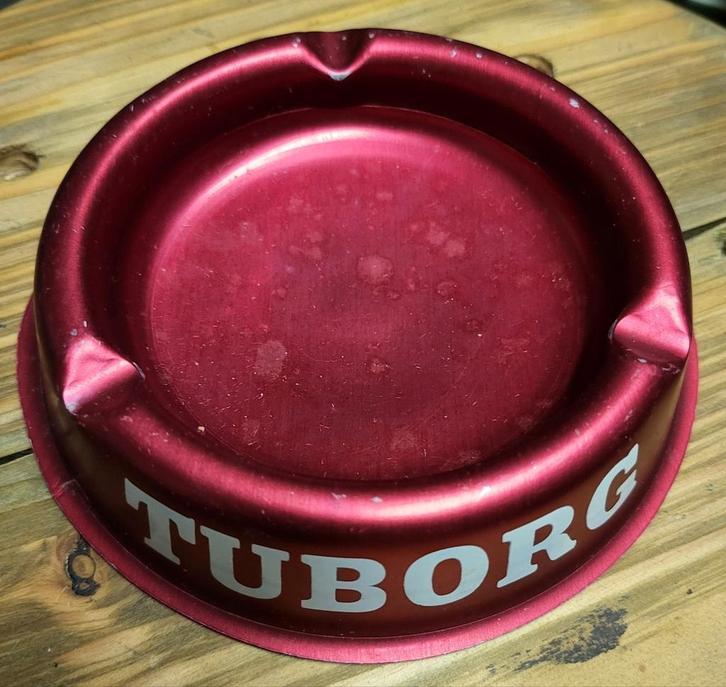 Tuborg alu asbak rood rond, Verzamelen, Biermerken, Zo goed als nieuw, Ophalen of Verzenden