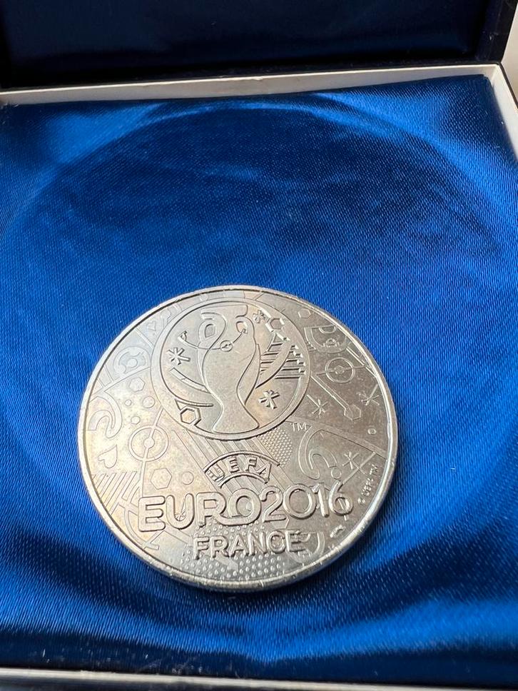 Officiële UEFA EURO 2016-medaille, Postzegels en Munten, Penningen en Medailles, Ophalen