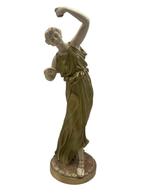 Vrouw speelt castagnetten — Royal Worcester Porcelain, Ophalen of Verzenden