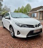 Toyota Auris 1.8 hybride Premium plus, Autos, Carnet d'entretien, Hybride Électrique/Essence, Cuir et Tissu, Break
