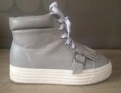 LOST INK Hoge dames sneakers in grijs maat 38 (zgan)!, Kleding | Dames, Schoenen, Zo goed als nieuw, Sneakers, Grijs, Ophalen of Verzenden