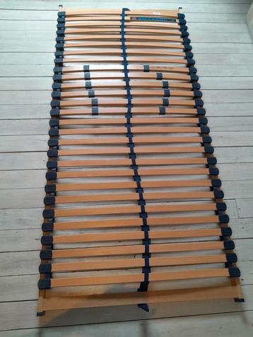 Matras met lattenbodem 90x200  beschikbaar voor biedingen