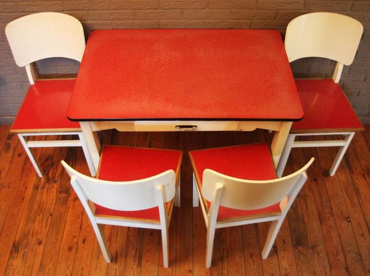 Boerentafel Met Rood Formica Blad En 4 Bijhorende Stoelen, Huis en Inrichting, Tafels | Eettafels, Gebruikt, Vier personen, Rechthoekig