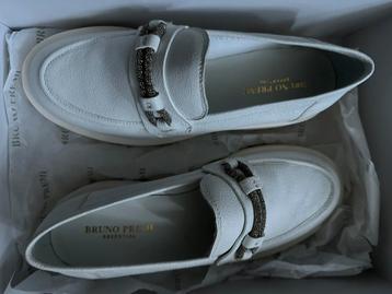 Witte lederen schoenen (nieuw) beschikbaar voor biedingen