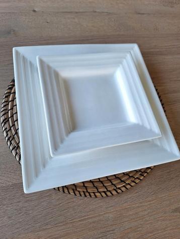 Set van witte vierkante borden (16 stuks), Enlèvement, Comme neuf, Uni, Assiettes(s)