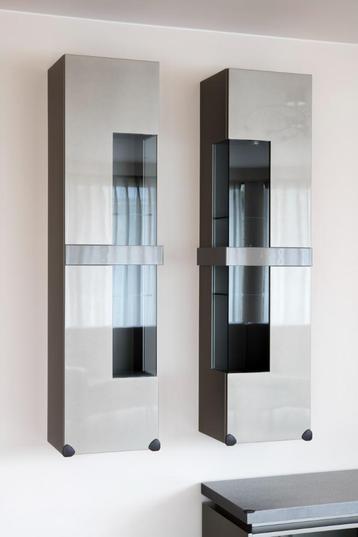 Vitrinekasten (2st.) / Display cabinets beschikbaar voor biedingen