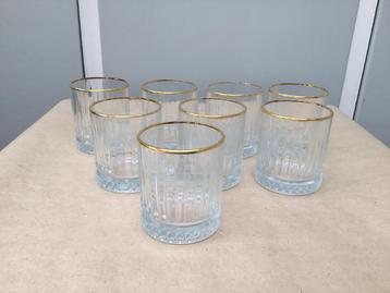 Set van 8 drinkglazen beschikbaar voor biedingen