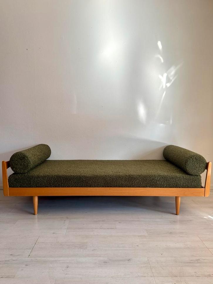 Vintage Daybed jaren 50/60 mosgroene teddy boucle, Huis en Inrichting, Zetels | Zetels en Chaises Longues, Zo goed als nieuw, Eenpersoons