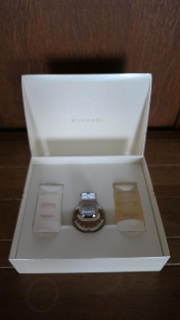 BVLGARI Omnia Crystalline - Coffret cadeau - NOUVEAU, Bijoux, Sacs & Beauté, Beauté | Parfums, Neuf, Enlèvement