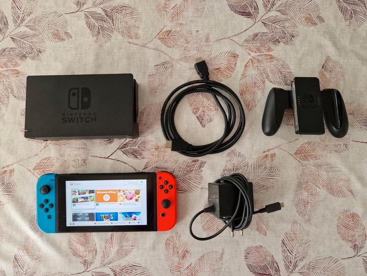 Nintendo Switch in goede staat te koop., Games en Spelcomputers, Spelcomputers | Nintendo Switch, Zo goed als nieuw, Ophalen