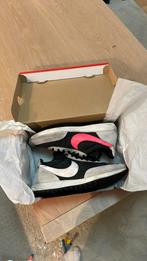 Paire de chaussures Nike, utilisé mais presque neuf, Ophalen of Verzenden, Zo goed als nieuw