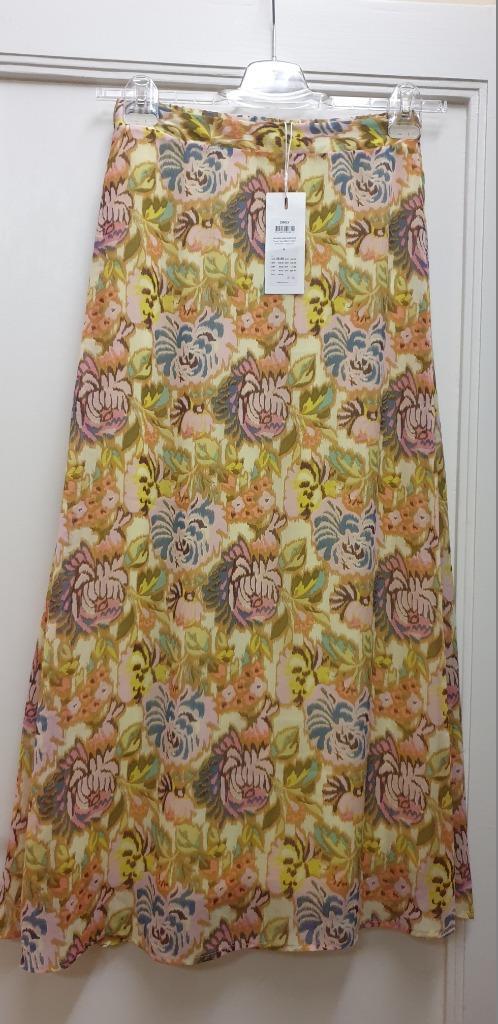 NIEUW artikel : Only rok - Maat S, Kleding | Dames, Rokken, Nieuw, Maat 36 (S), Overige kleuren, Onder de knie, Ophalen of Verzenden