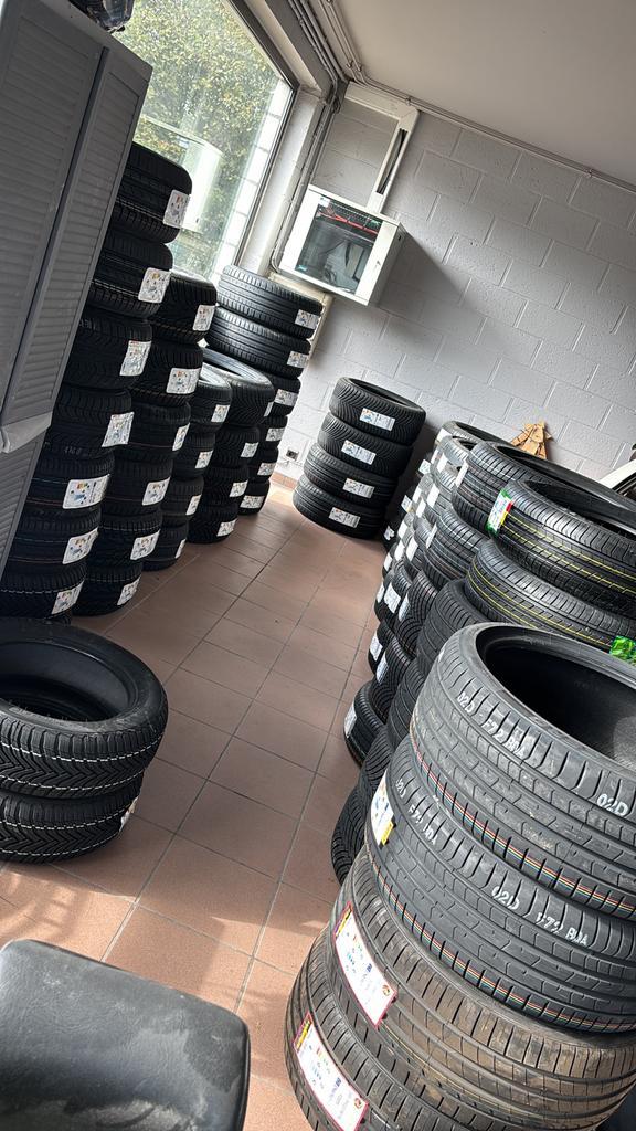 Stockverkoop nieuwe banden , topmerken aan spotprijzen !, Auto-onderdelen, Banden en Velgen, Band(en), Zomerbanden, Nieuw, Ophalen