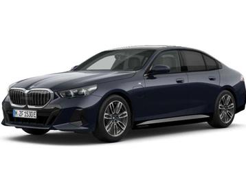 BMW 530e sedan M Sport / PANO / MEM / VENT / 360CAM / HUD beschikbaar voor biedingen