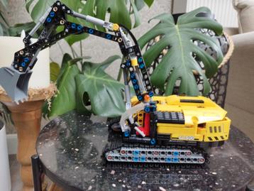 Lego technic. Heavy-Duty Excavator. 2 in 1. 8+ jaar. beschikbaar voor biedingen