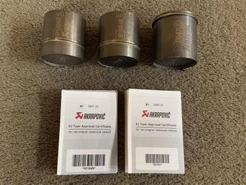 Akrapovic katalysator 990 Superduke R P-KAT-008 P-KAT-010, Motoren, Ophalen of Verzenden, Nieuw