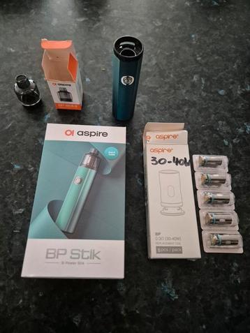 Damptoestel met accessoires beschikbaar voor biedingen