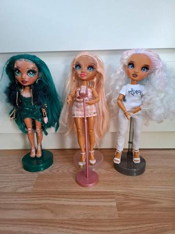 Rainbow high: 3 poppen met accessoires  beschikbaar voor biedingen