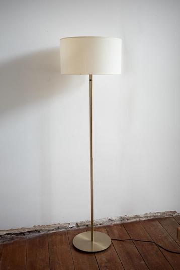Staande lamp (Ikea Ringsta Skaftet) beschikbaar voor biedingen