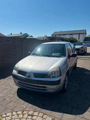 Renault Clio 1.4 16v beschikbaar voor biedingen
