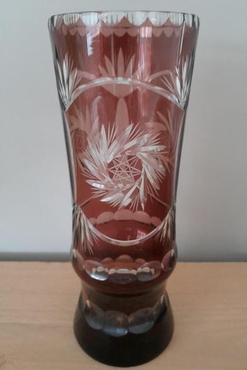 Mooie vintage vaas Boheems gekleurd glas beschikbaar voor biedingen