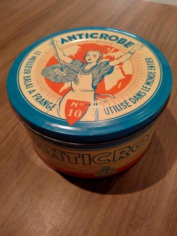 Echte vintage blikken doos beschikbaar voor biedingen