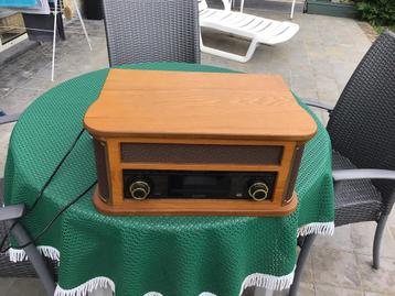 Radio platenspeler  disponible aux enchères