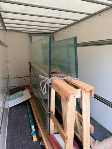 Gelaagd glas 127 op 130 cm en 24 mm dik beschikbaar voor biedingen