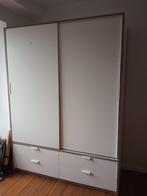Armoire ikea en état correct, Maison & Meubles, 100 à 150 cm, Enlèvement, Utilisé, Avec tiroir(s)