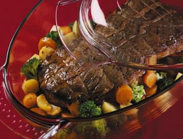 Ovenschaal met deksel in ovenvast glas Pyrex beschikbaar voor biedingen