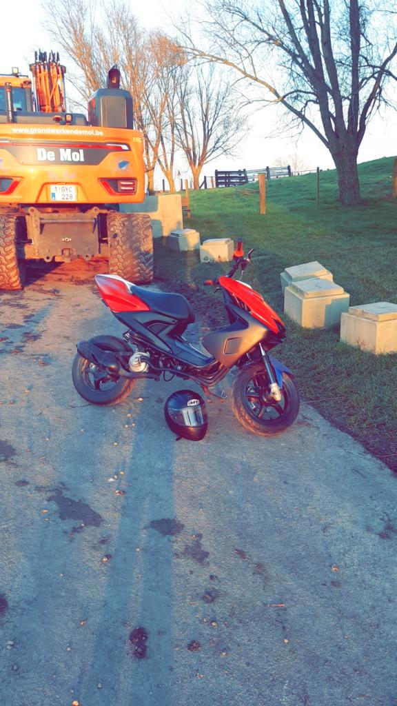 YAMAHA AEROX VALENTINO ROSSI — CHÂSSIS ROULANT I B - CLASSE, Vélos & Vélomoteurs, Cyclomoteurs | Marques Autre, Utilisé, Classe B (45 km/h)